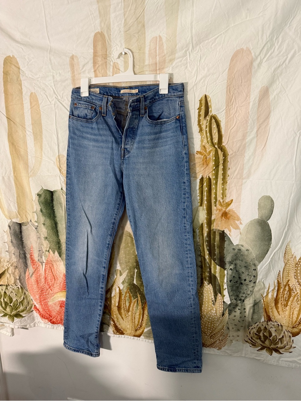 Levi's Straight Leg Jeans - Medium Blue